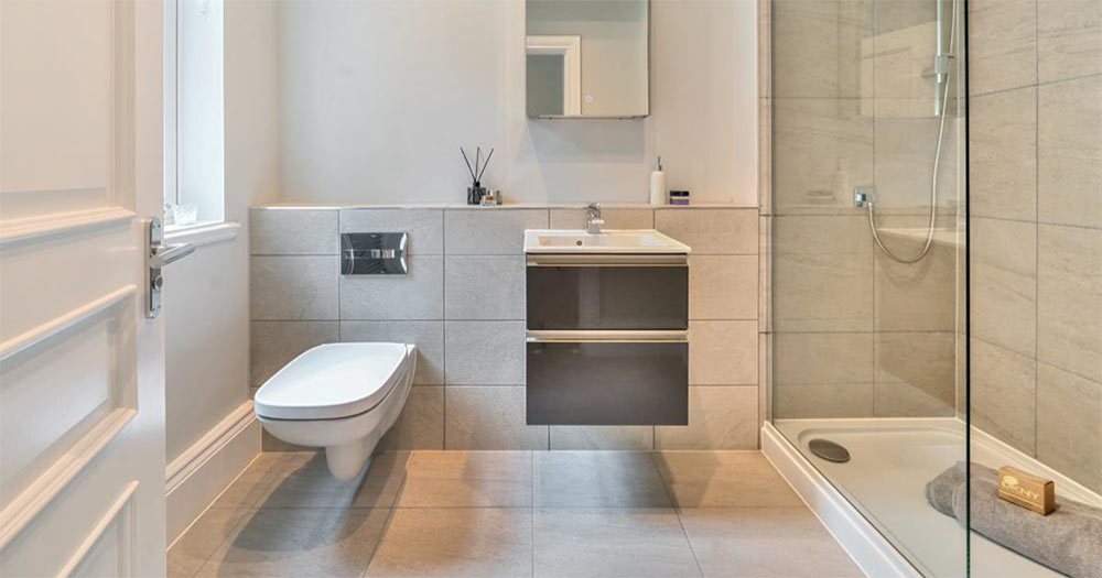 Officers Park large ensuite shower room